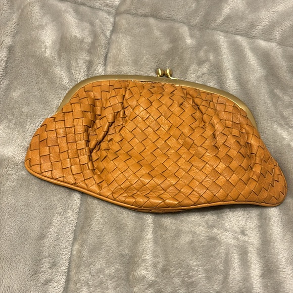 Tan Urban Outfitters Woven Purse Gold Hardware - Picture 5 of 13